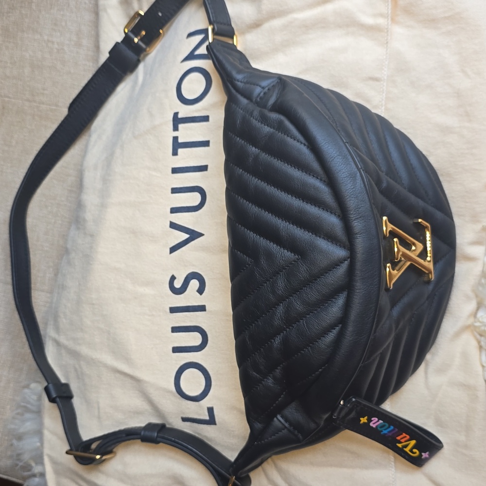 Louis Vuitton New Wave Bumbag Calf Leather in Noir